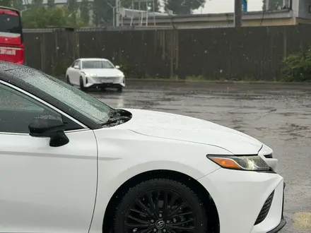 Toyota Camry 2019 года за 10 300 000 тг. в Алматы – фото 3