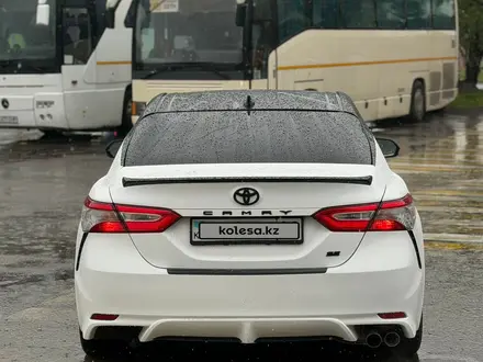 Toyota Camry 2019 года за 10 300 000 тг. в Алматы – фото 12