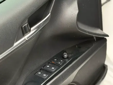 Toyota Camry 2019 года за 10 300 000 тг. в Алматы – фото 18