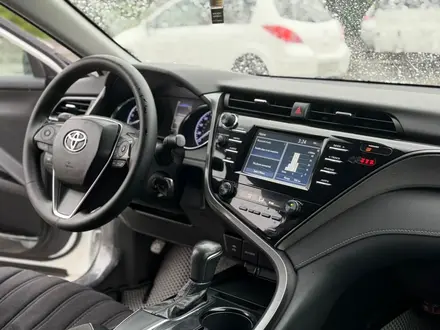 Toyota Camry 2019 года за 10 300 000 тг. в Алматы – фото 17