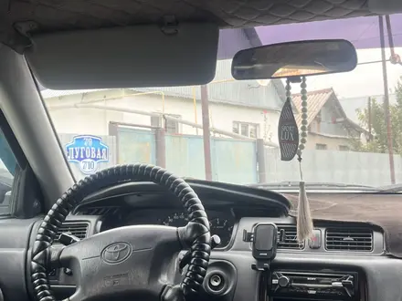 Toyota Camry 2001 года за 3 200 000 тг. в Уральск – фото 6