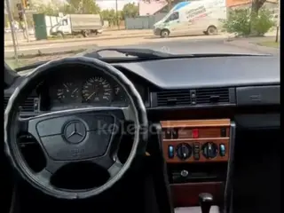 Mercedes-Benz E 320