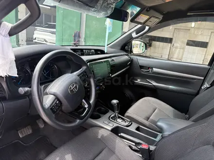 Toyota Hilux 2023 года за 26 000 000 тг. в Актау – фото 4