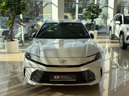 Toyota Camry Prestige 2025 года за 21 190 000 тг. в Алматы – фото 2