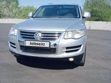Volkswagen Touareg 2008 года за 7 500 000 тг. в Алматы – фото 2