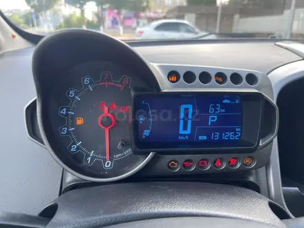Chevrolet Aveo 2013 года за 3 800 000 тг. в Караганда – фото 14