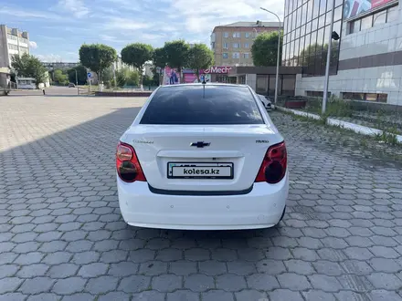 Chevrolet Aveo 2013 года за 3 800 000 тг. в Караганда – фото 4
