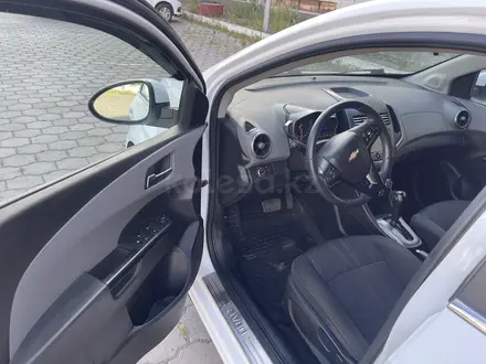 Chevrolet Aveo 2013 года за 3 800 000 тг. в Караганда – фото 7