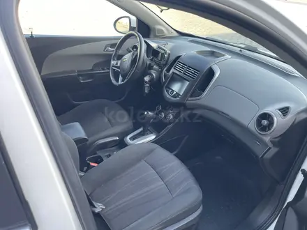 Chevrolet Aveo 2013 года за 3 800 000 тг. в Караганда – фото 8