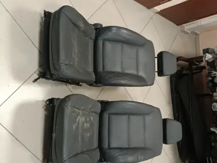 Сиденья комплект BMW E60 за 150 000 тг. в Караганда – фото 2