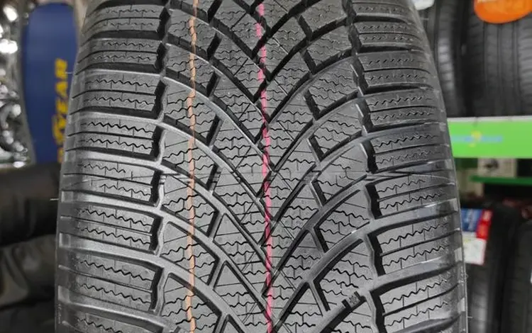 235-55-17 Bridgestone Blizzak LM005 (RUN FLAT) за 98 000 тг. в Алматы