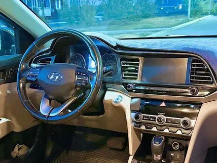 Hyundai Elantra 2019 года за 8 500 000 тг. в Уральск – фото 9