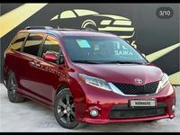 Toyota Sienna 2015 года за 14 000 000 тг. в Атырау