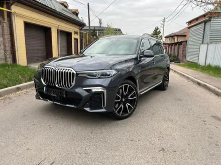 BMW X7 2020 года за 47 000 000 тг. в Алматы – фото 2