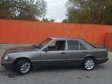 Mercedes-Benz E 220 1995 года за 1 900 000 тг. в Тараз – фото 3