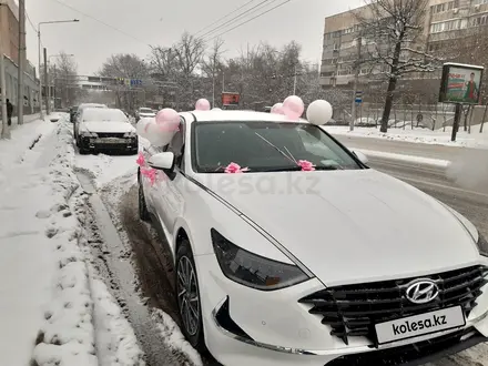 Hyundai Sonata 2021 года за 13 500 000 тг. в Алматы – фото 2