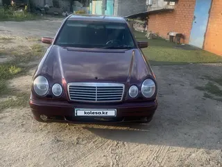 Mercedes-Benz E 230