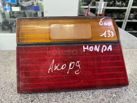 Задний левый фонарь в крышку Honda Accord 1993г. В за 3 000 тг. в Караганда
