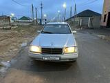 Mercedes-Benz C 200 1994 года за 2 350 000 тг. в Астана – фото 2