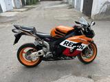 Honda  CBR 1000 RR Fireblade 2005 года за 3 600 000 тг. в Караганда