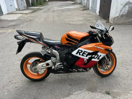 Honda  CBR 1000 RR Fireblade 2005 года за 3 800 000 тг. в Караганда