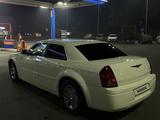 Chrysler 300C 2005 года за 5 500 000 тг. в Алматы – фото 4