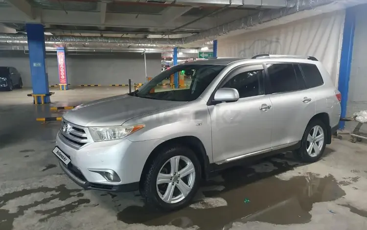 Toyota Highlander 2012 года за 13 500 000 тг. в Усть-Каменогорск