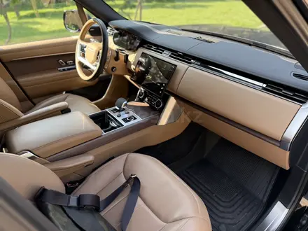 Land Rover Range Rover 2023 года за 87 000 000 тг. в Алматы – фото 11