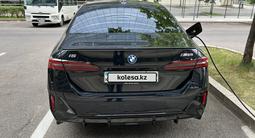 BMW i5 2024 года за 64 900 000 тг. в Алматы – фото 2