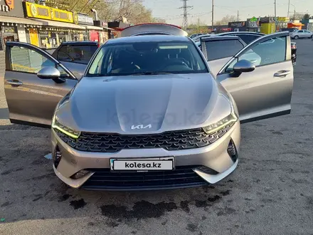 Kia K5 2022 года за 10 500 000 тг. в Алматы – фото 3