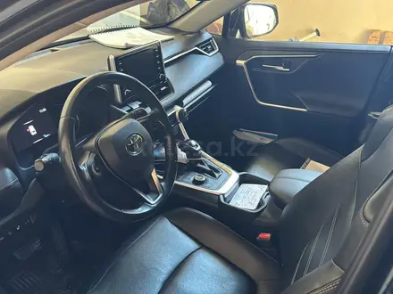 Toyota RAV4 2020 года за 14 500 000 тг. в Актобе – фото 6