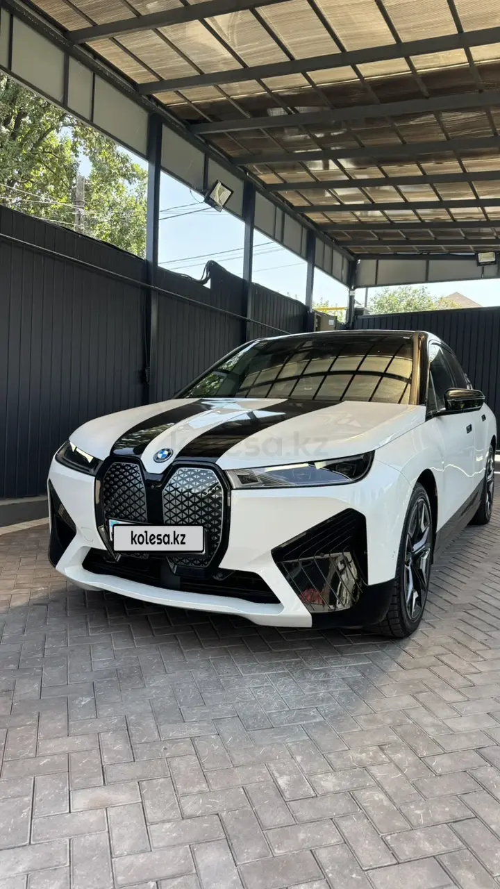 BMW iX, 2021