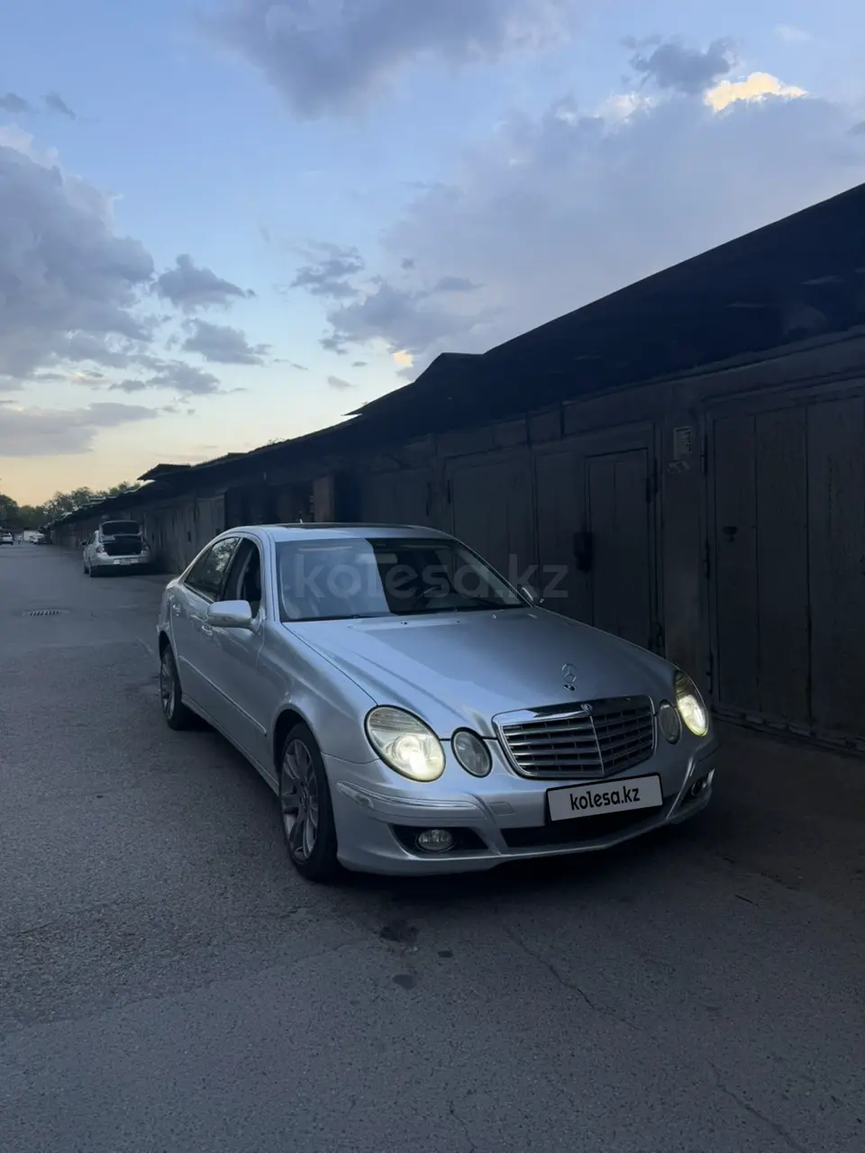 Mercedes-Benz E-Class, 2009