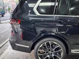 BMW X7 XDrive 40i 2024 года за 63 751 515 тг. в Шымкент – фото 5