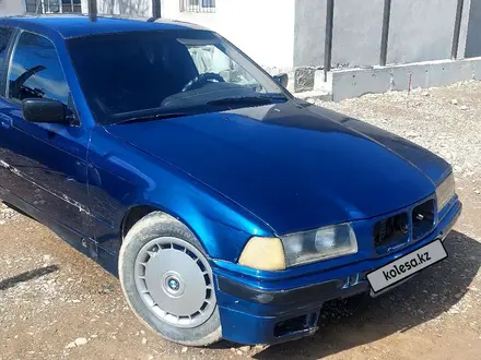 BMW 320 1993 года за 800 000 тг. в Туркестан – фото 2