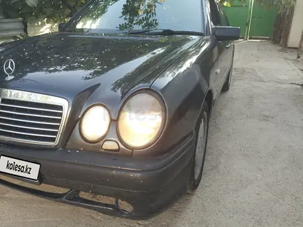 Mercedes-Benz E 230 1998 года за 2 200 000 тг. в Тараз – фото 9