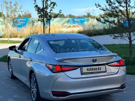 Lexus ES 300h 2018 года за 19 700 000 тг. в Шымкент – фото 3