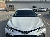 Toyota Camry 2021 года за 13 900 000 тг. в Алматы – фото 2