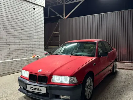 BMW 320 1994 года за 1 600 000 тг. в Алматы