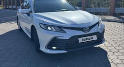Toyota Camry 2021 года за 12 500 000 тг. в Караганда – фото 3