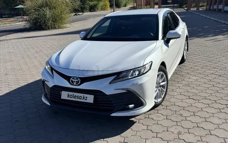 Toyota Camry 2021 года за 12 500 000 тг. в Караганда