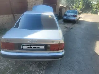 Audi 100