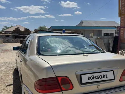 Mercedes-Benz E 280 1996 года за 1 950 000 тг. в Кызылорда – фото 4