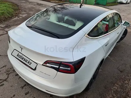 Tesla Model 3 2021 года за 18 850 000 тг. в Алматы – фото 21