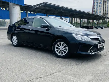 Toyota Camry 2017 года за 9 450 000 тг. в Шымкент – фото 12