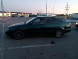 Toyota Carina E 1997 года за 900 000 тг. в Семей – фото 3