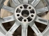 R17 Оригинальные диски Lexus Комплект за 190 000 тг. в Алматы – фото 3