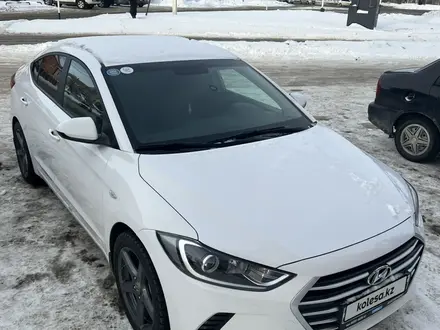 Hyundai Elantra 2018 года за 7 900 000 тг. в Актобе – фото 3