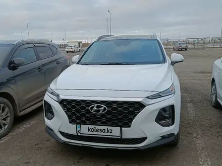 Hyundai Santa Fe 2019 года за 16 500 000 тг. в Атырау