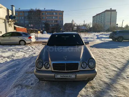 Mercedes-Benz E 280 1996 года за 2 850 000 тг. в Петропавловск – фото 6